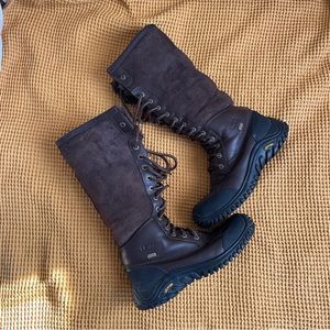 Uggs Tall Adirondack boots size 8 brown